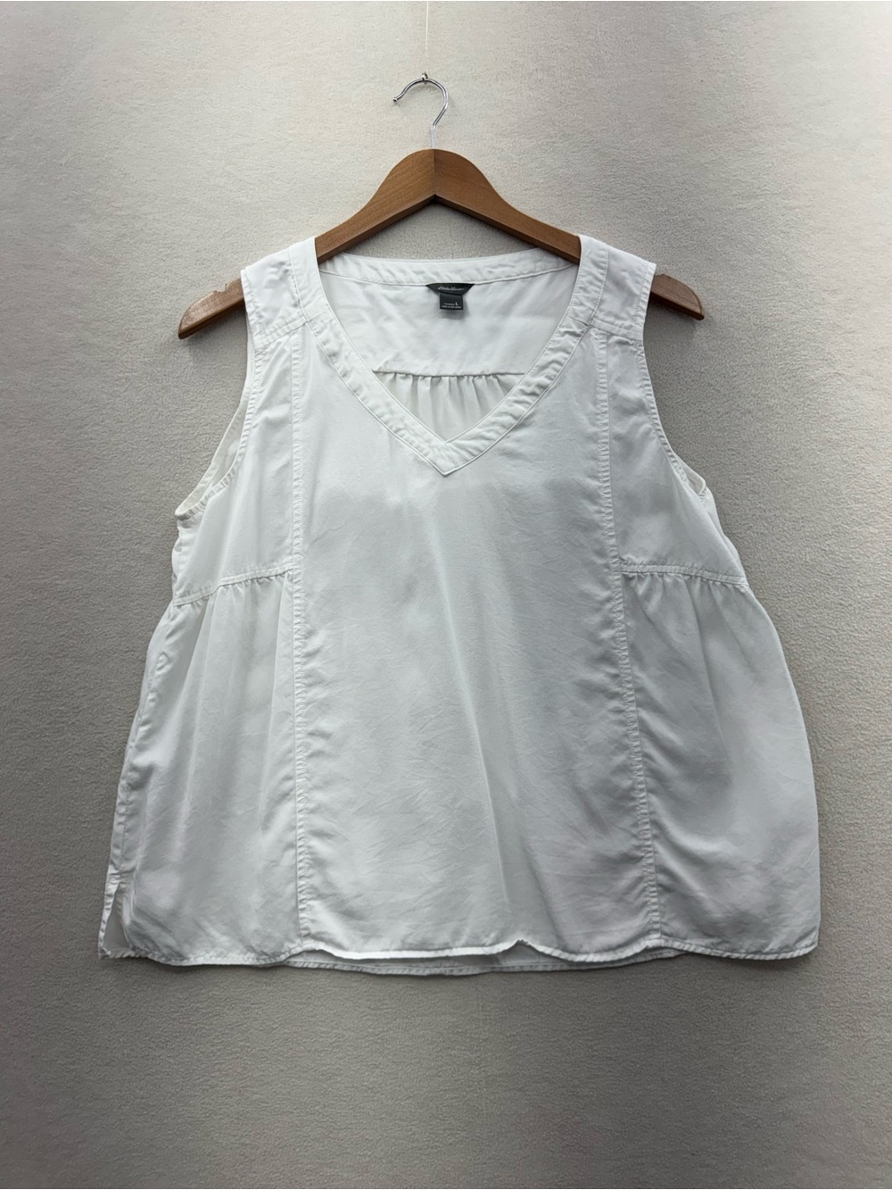 Eddie Bauer Tank Top Women’s Large White V Neck Sleeveless